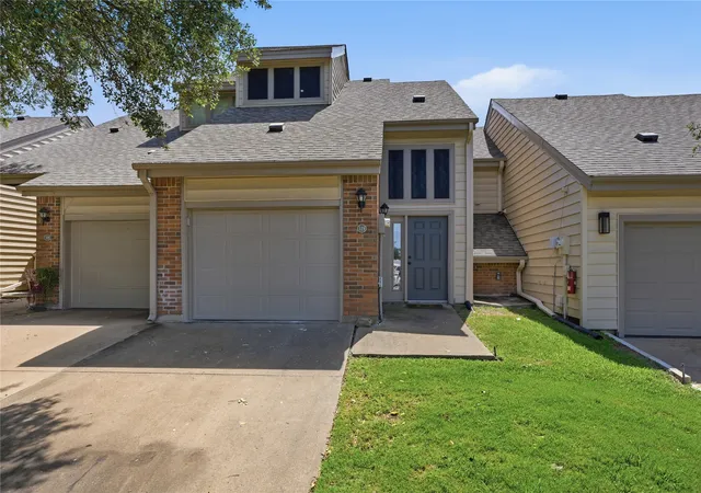 Photo 3 of Condo for sale at 119 Summer View, Pottsboro, TX 75076 | MLS# 21285869 | Listing updated on 2026-08-31