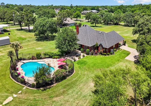 Homes for sale in Joshua, TX | 904 Conveyor Dr, Joshua, TX 76058 | MLS# 21285793