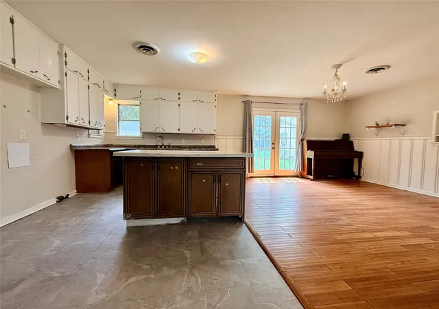 Photo 2 of Single family home for sale at 105 Ragland St, Graham, TX 76450 | MLS# 21285904 | Listing updated on 2026-09-01