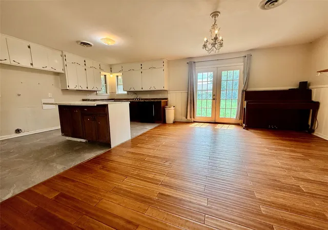 Photo 3 of Single family home for sale at 105 Ragland St, Graham, TX 76450 | MLS# 21285904 | Listing updated on 2026-09-01