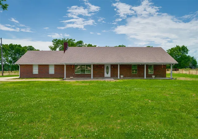 Homes for sale in Clarksville, TX | 7350 Farm Road 2573, Clarksville, TX 75426 | MLS# 21285901