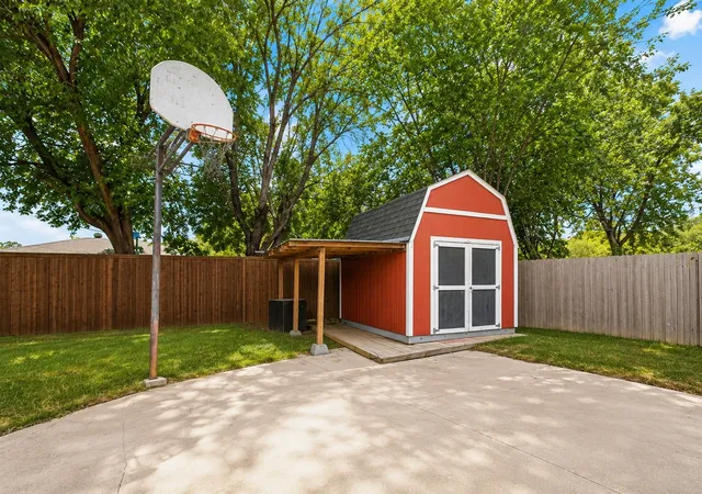 Photo 19 of Sale Pending at 1716 Cynthia Ln, Hurst, TX 76054 | MLS# 21275791 | Listing updated on 2026-08-28