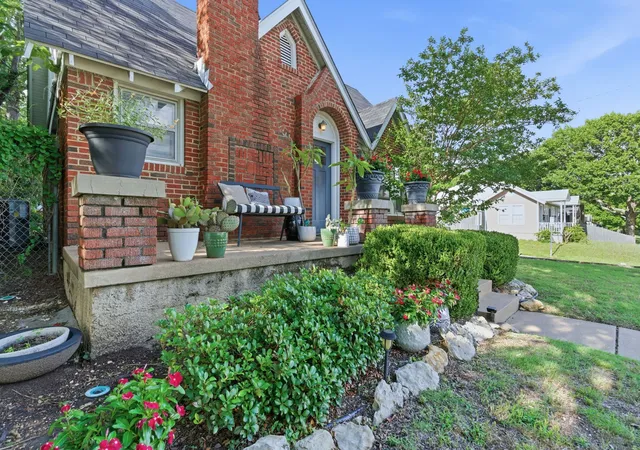 2nd image of 3850 Harley Ave, Fort Worth, TX 76107 | MLS# 21285913