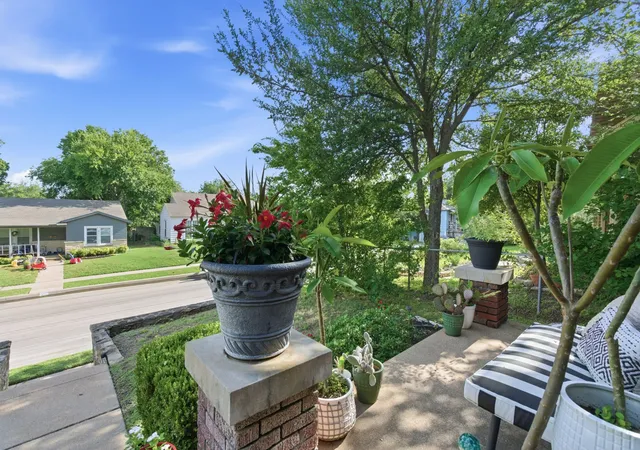 3rd image of 3850 Harley Ave, Fort Worth, TX 76107 | MLS# 21285913