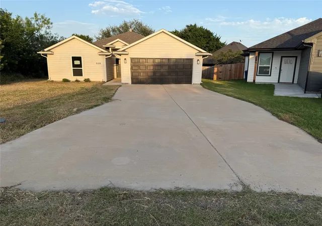 Homes for sale in Granbury, TX | 5109 Uvalde Ct, Granbury, TX 76048 | MLS# 21285936