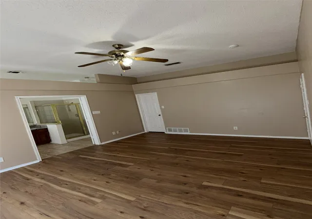Photo 4 of Sale Pending at 961 Grasswood Ct, Arlington, TX 76017 | MLS# 21285947 | Listing updated on 2026-07-20
