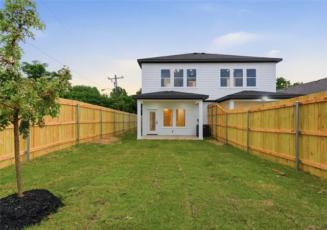 Photo 3 of Multi family home for sale at 3193 & 3195 Stag Rd, Dallas, TX 75241 | MLS# 21285921 | Listing updated on 2026-08-30