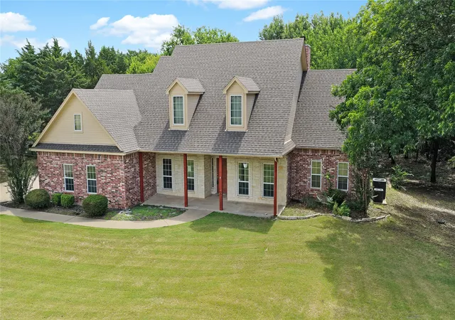 Photo 3 of Sale Pending at 4260 Monroe Dr, Midlothian, TX 76065 | MLS# 21285961 | Listing updated on 2026-07-10