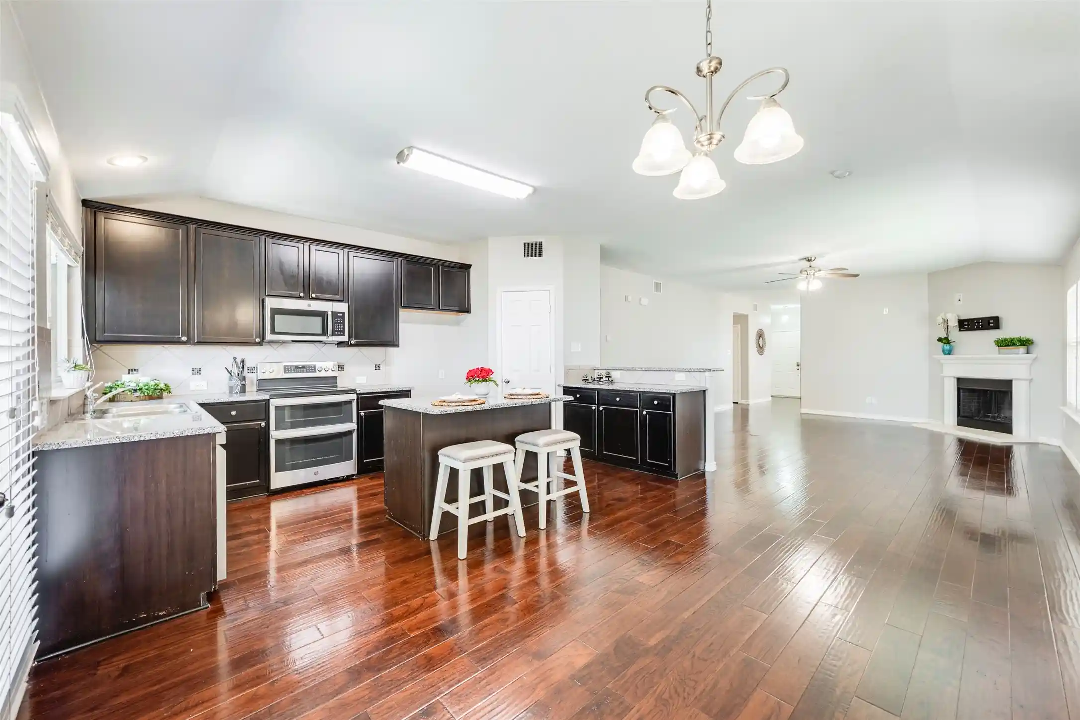 Photo 1 of Single family home for sale at 4521 Lakeside Hollow St, Roanoke, TX 76262 | MLS# 21282443 | Listing updated on 2026-10-18