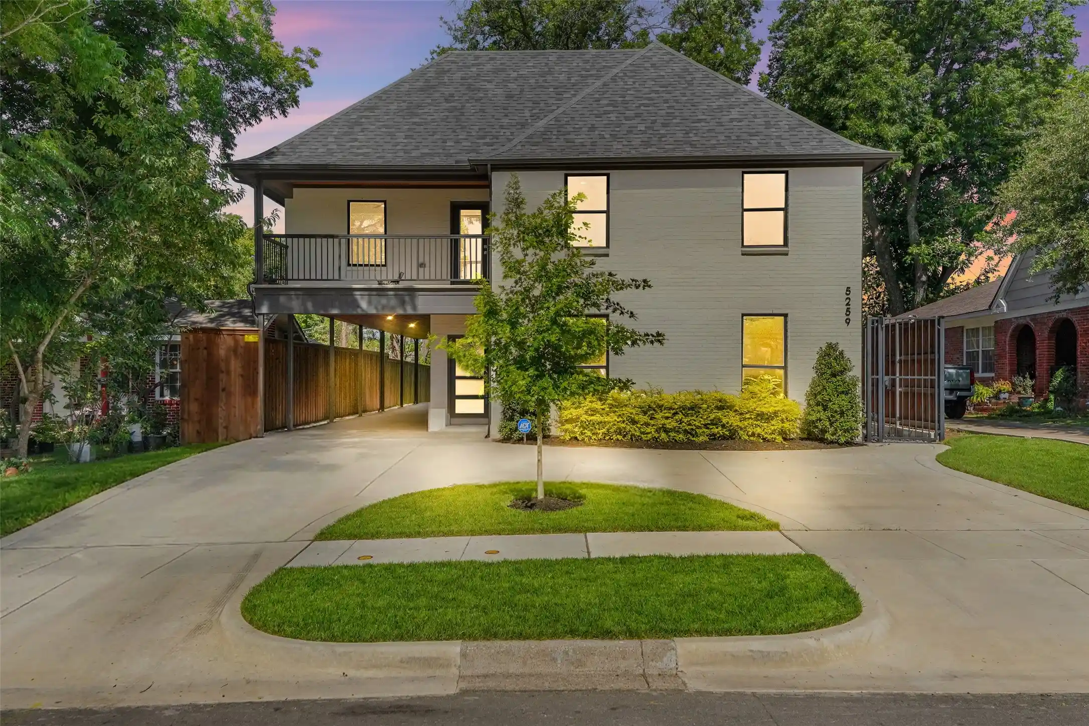 Photo 1 of Single family home for sale at 5259 Saint Charles Ave, Dallas, TX 75223 | MLS# 21285974 | Listing updated on 2026-10-18