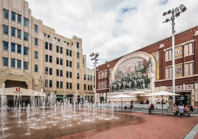 38th image of 500 Throckmorton St #2502, Fort Worth, TX 76102 | MLS# 21284980