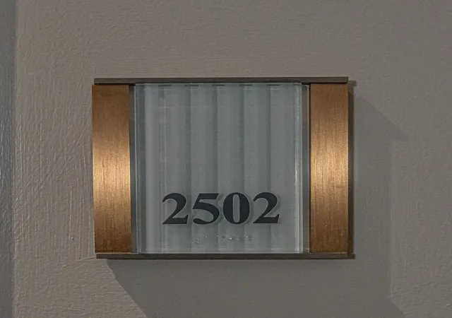 3rd image of 500 Throckmorton St #2502, Fort Worth, TX 76102 | MLS# 21284980