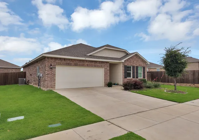 Photo 4 of Single family home for sale at 19 Cherryridge Dr, Fort Worth, TX 76134 | MLS# 21283235 | Listing updated on 2026-08-22