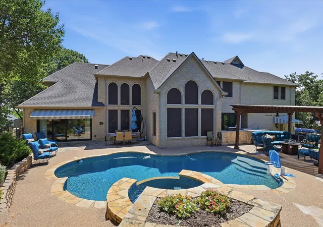 Homes for sale in Flower Mound, TX | 3101 Creek View Dr, Flower Mound, TX 75022 | MLS# 21281925