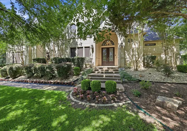 Homes for sale in Flower Mound, TX | 3101 Creek View Dr, Flower Mound, TX 75022 | MLS# 21281925