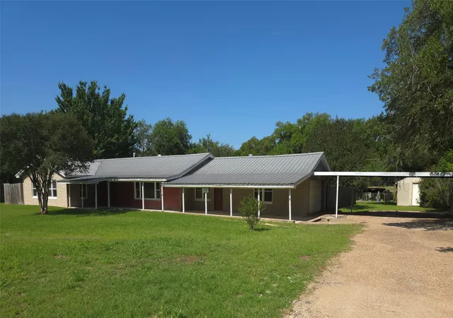 Homes for sale in Mexia, TX | 918 S Varella St, Mexia, TX 76667 | MLS# 21267937