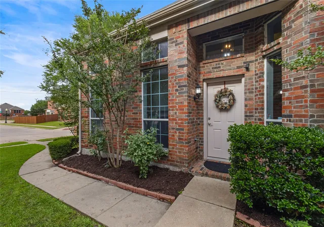 Homes for sale in Frisco, TX | 11393 Chaucer Dr, Frisco, TX 75035 | MLS# 21285818