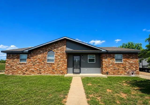 Homes for sale in Sweetwater, TX | 1217 Town Creek Dr, Sweetwater, TX 79556 | MLS# 21285617