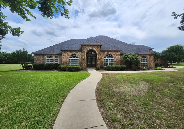 Photo 1 of Single family home for sale at 2601 Winthrop Hill Rd, Argyle, TX 76226 | MLS# 21286012 | Listing updated on 2026-07-06
