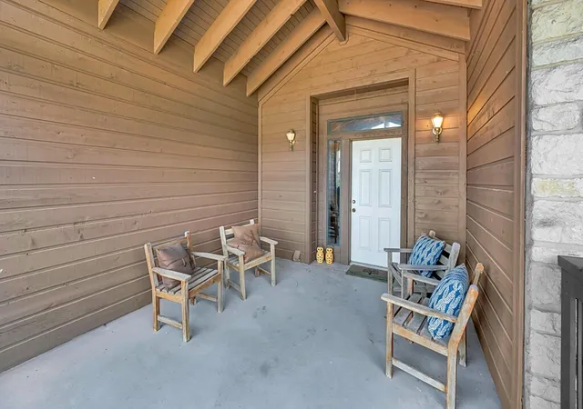 Listing Photo 4 - Condo for sale in building located at 27095 Meadowmore Ct, Whitney, TX 76692 - Unit #402