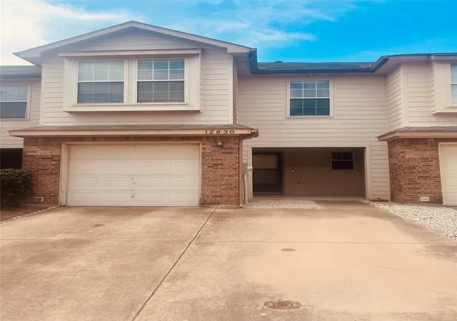 Homes for sale in Euless, TX | 12630 Bay Ave, Euless, TX 76040 | MLS# 21280462