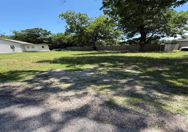 Homes for sale in Terrell, TX | 409 E Alamo St, Terrell, TX 75160 | MLS# 21286064