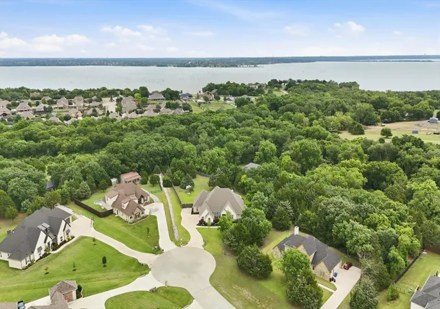 Homes for sale in Rowlett, TX | 1031 Country Wy, Rowlett, TX 75089 | MLS# 21286039