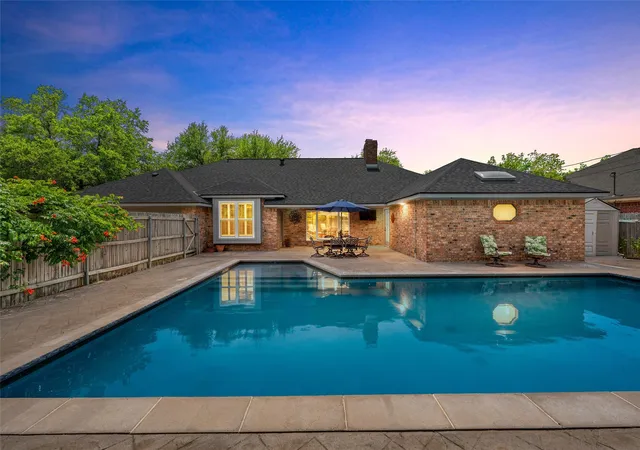 Photo 2 of Single family home for sale at 9406 Wildflower Dr, Woodway, TX 76712 | MLS# 21286068 | Listing updated on 2026-10-07