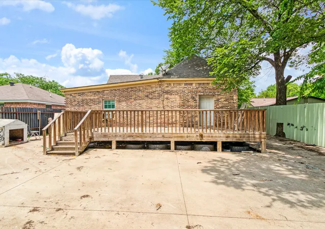 Photo 3 of Sale Pending at 2522 Wilhurt Ave, Dallas, TX 75216 | MLS# 21286065 | Listing updated on 2026-08-28
