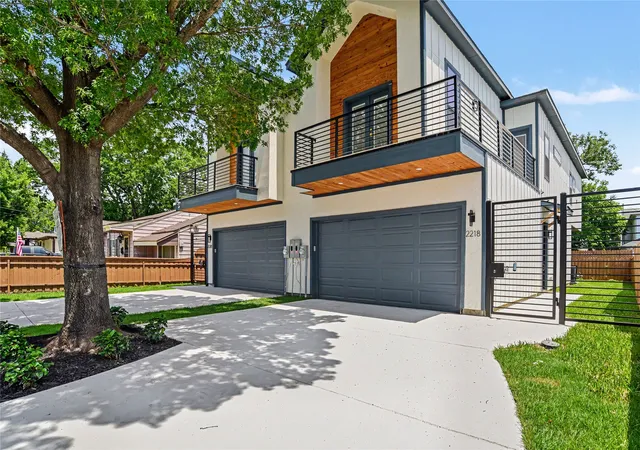 1st image of 2220 Bombay Ave, Dallas, TX 75235 | MLS# 21286122