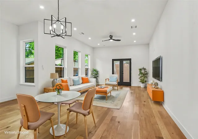 3rd image of 2220 Bombay Ave, Dallas, TX 75235 | MLS# 21286122