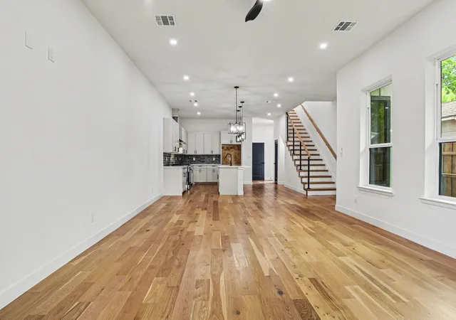 5th image of 2220 Bombay Ave, Dallas, TX 75235 | MLS# 21286122