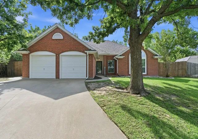 Photo 1 of Single family home for sale at 1451 Shadow Run, Weatherford, TX 76086 | MLS# 21285199 | Listing updated on 2026-07-23