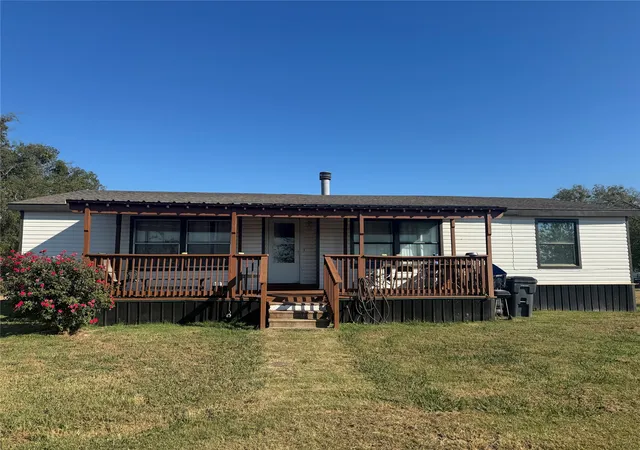 Photo 2 of Manufactured home for sale at 320 Vz County Road 3814, Wills Point, TX 75169 | MLS# 21284769 | Listing updated on 2026-08-27