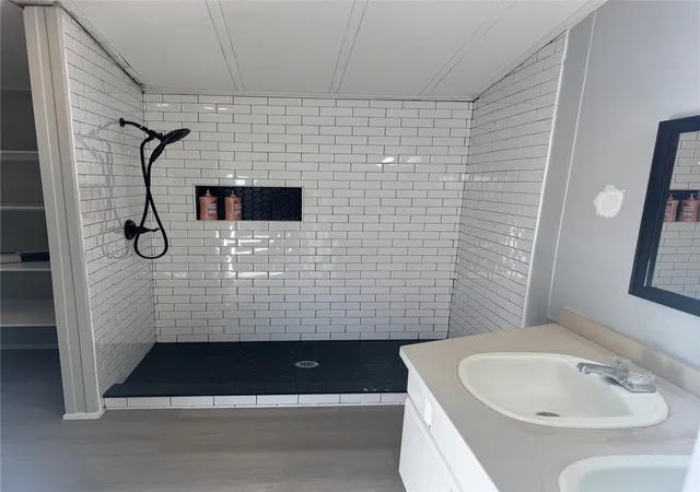 Photo 4 of Manufactured home for sale at 320 Vz County Road 3814, Wills Point, TX 75169 | MLS# 21284769 | Listing updated on 2026-10-08