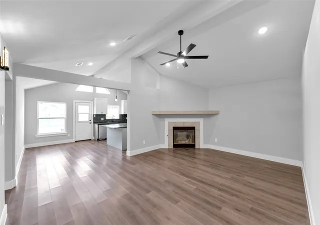 Photo 4 of Sale Pending at 416 Cross Cut Dr, Arlington, TX 76018 | MLS# 21286154 | Listing updated on 2026-07-04