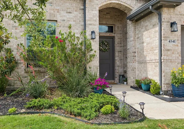 Photo 2 of Single family home for sale at 4341 Swallow Dr, Roanoke, TX 76262 | MLS# 21284866 | Listing updated on 2026-09-30