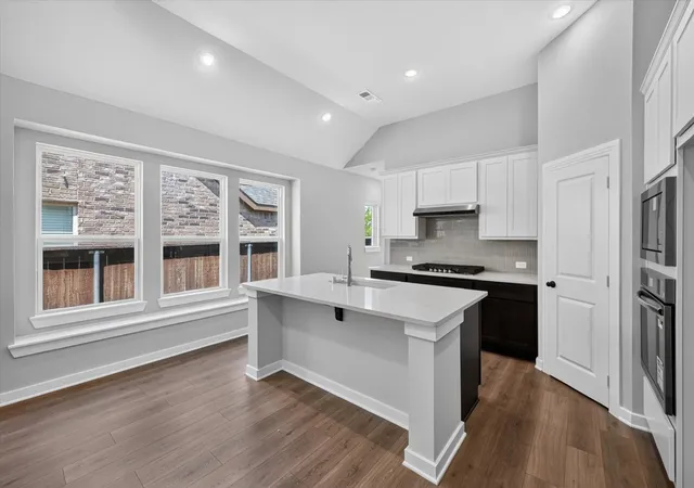 Photo 3 of Single family home for sale at 3710 Southbend Dr, Denison, TX 75020 | MLS# 21286181 | Listing updated on 2026-09-28