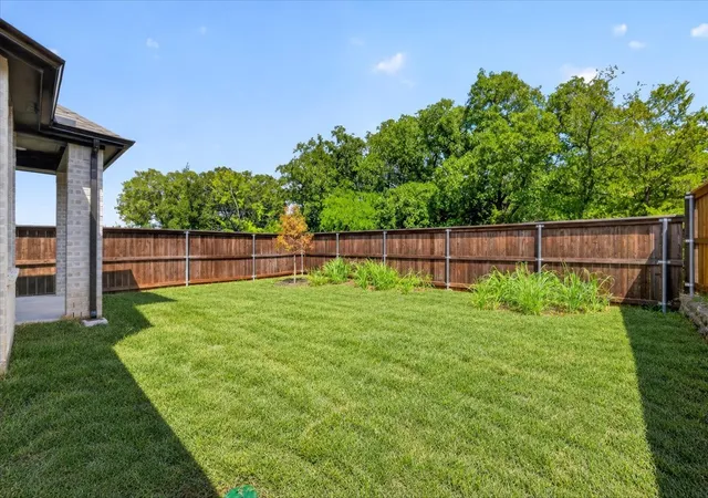 Photo 4 of Single family home for sale at 3710 Southbend Dr, Denison, TX 75020 | MLS# 21286181 | Listing updated on 2026-09-28