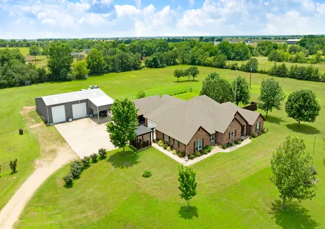 Photo 1 of Single family home for sale at 4141 Farm Road 2820, Sumner, TX 75486 | MLS# 21286109 | Listing updated on 2026-07-06