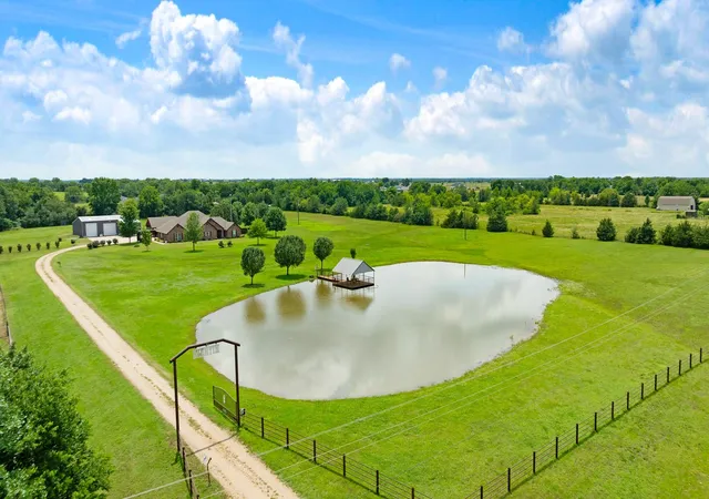 Photo 2 of Single family home for sale at 4141 Farm Road 2820, Sumner, TX 75486 | MLS# 21286109 | Listing updated on 2026-07-06