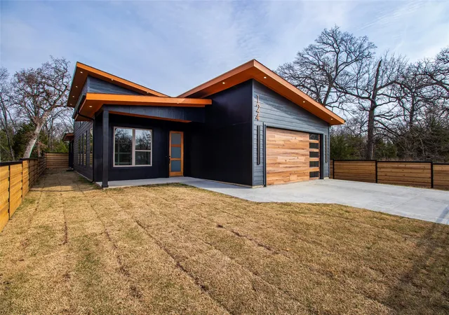 Homes for sale in Mabank, TX | 124 Aztec Dr, Mabank, TX 75156 | MLS# 21286209