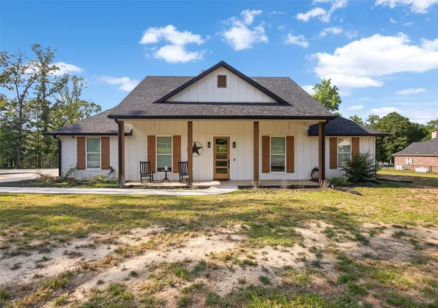 Homes for sale in Gladewater, TX | 1562 N Willow Oak Rd, Gladewater, TX 75647 | MLS# 21286247