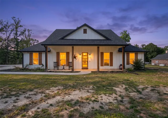 Homes for sale in Gladewater, TX | 1562 N Willow Oak Rd, Gladewater, TX 75647 | MLS# 21286247