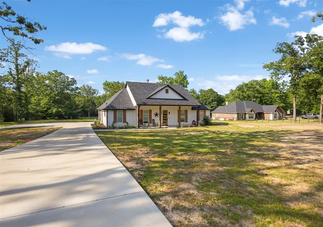 Homes for sale in Gladewater, TX | 1562 N Willow Oak Rd, Gladewater, TX 75647 | MLS# 21286247