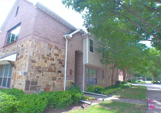 Homes for sale in Richardson, TX | 524 S Greenville Ave, Richardson, TX 75081 | MLS# 21280175