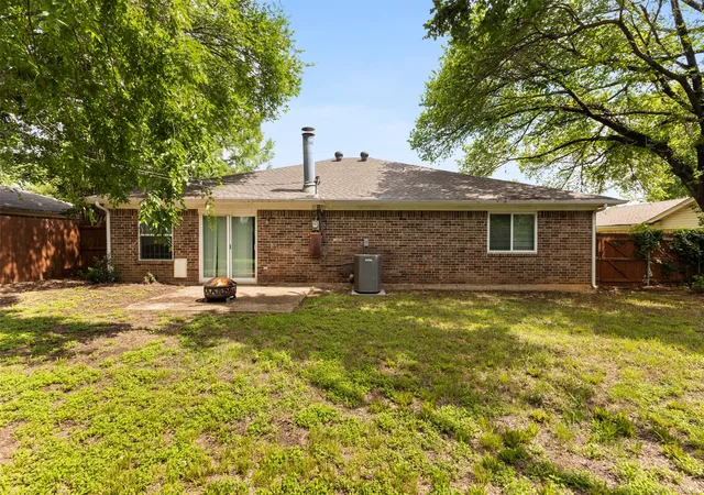 2nd image of 4108 Cypress Springs Dr, Arlington, TX 76001 | MLS# 21286231