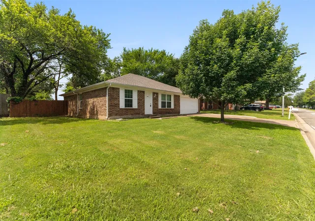 5th image of 4108 Cypress Springs Dr, Arlington, TX 76001 | MLS# 21286231