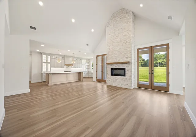 Photo 4 of Single family home for sale at 145 Eagle Chase Ln, Pottsboro, TX 75076 | MLS# 21285329 | Listing updated on 2026-09-07