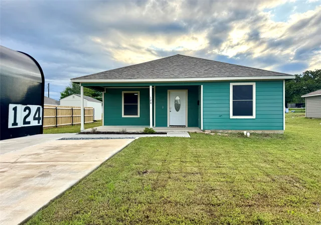 Homes for sale in Chico, TX | 124 Oakwood St, Chico, TX 76431 | MLS# 21283941